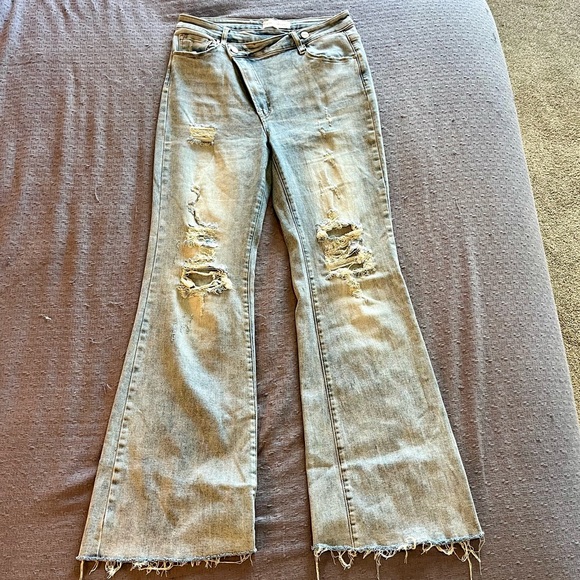 Risen Jeans Criss-Cross Distressed Flare Size 13/31 - Picture 4 of 8